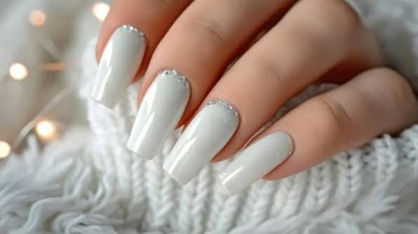 Transform Your Nails and Confidence: How Gel Overlays are Revolutionizing Nail Care