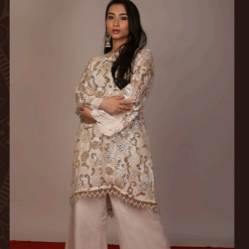 Elegance Redefined: Transform Your Wardrobe with the Perfect Suit Set