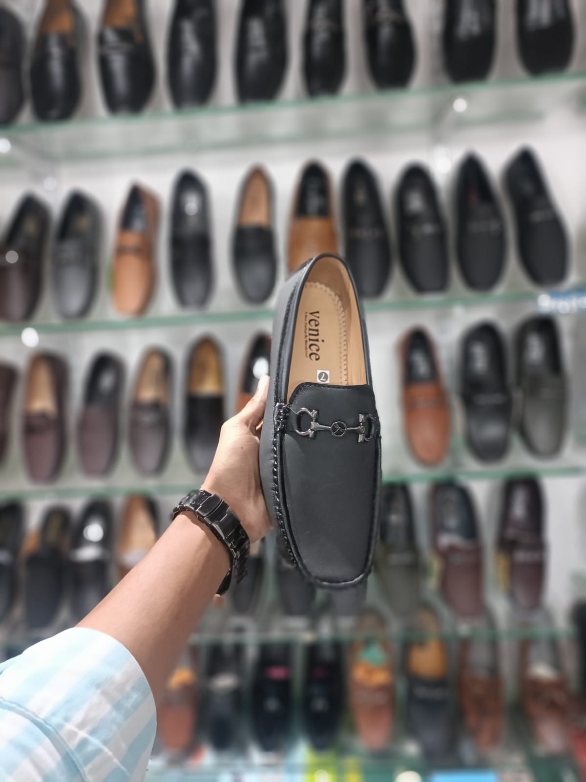 Royal Shoes: Best Deals on Men's Footwear