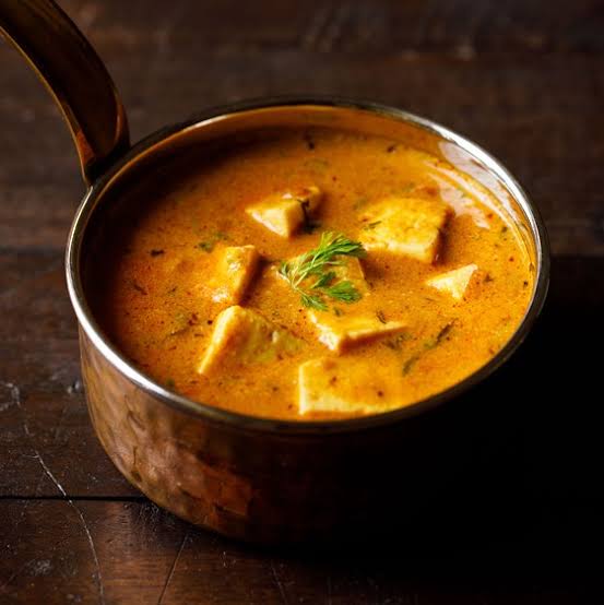 Taste the Tradition: How Handi Paneer Solves Meera's Culinary Conundrum