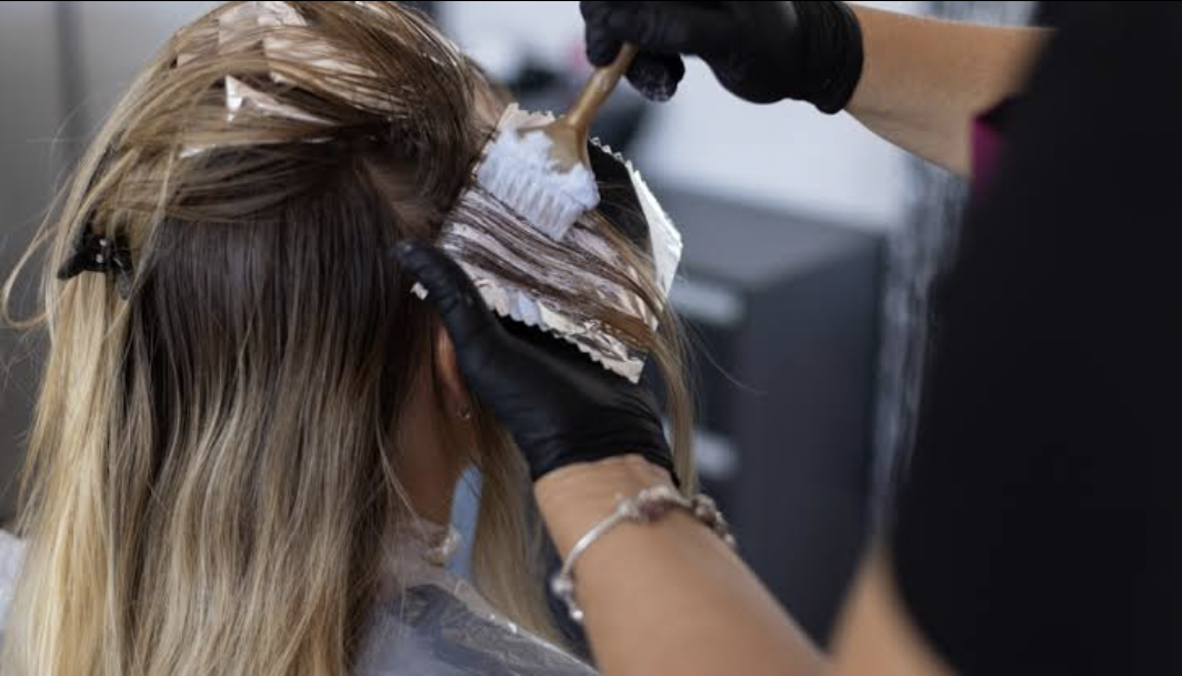 Transform Your Look: How Hair Color Became Riya’s Confidence Booster