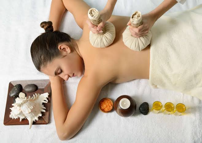 Embrace Wellness: How Herbal Hot Compress Oil Massage Transformed Meera's Life