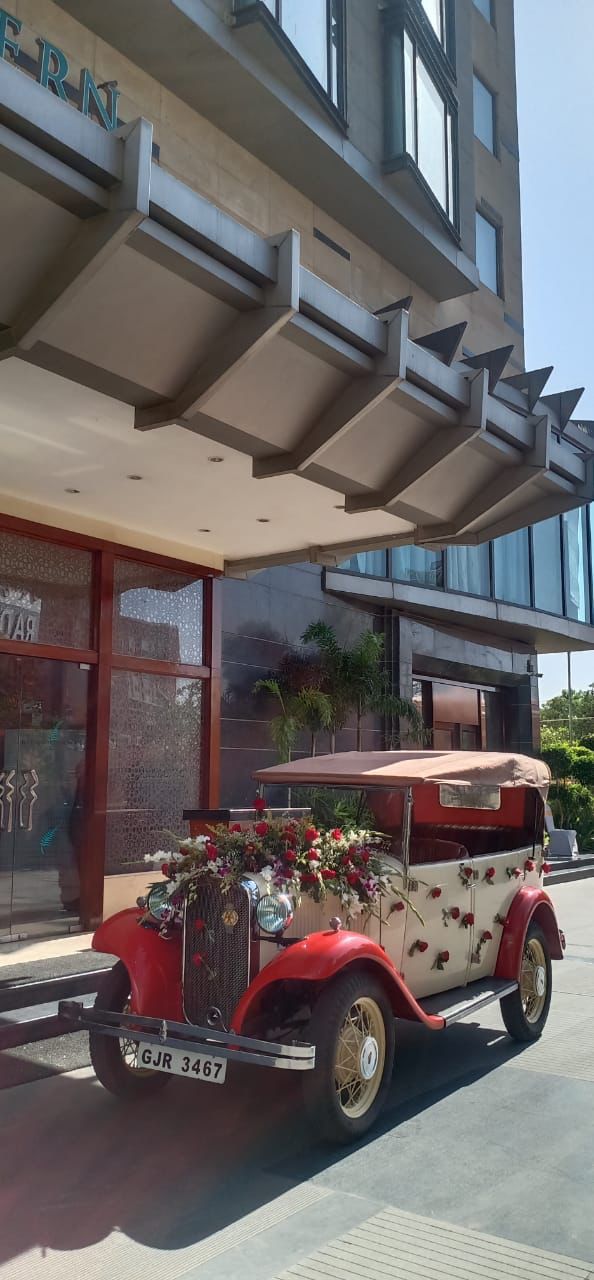 Transform Your Wedding into a Timeless Tale with a Vintage Car Rental