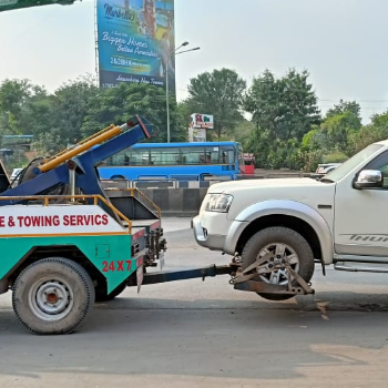 How RK Towing Rescued Anjali's Day: A Reliable Solution for Car Emergencies