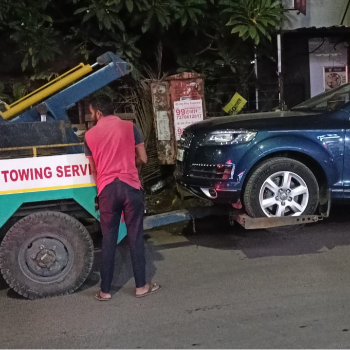 "Towing Services in Lohegaon-Wagholi: Your Ultimate Roadside Assistance Partner"