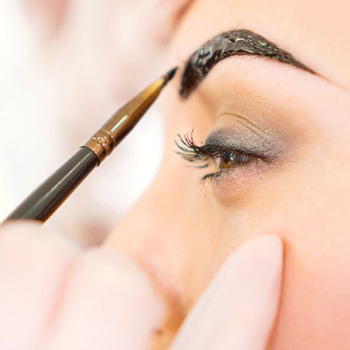 Transform Your Look: The Magic of Eyebrow Tinting for the Modern Indian Woman