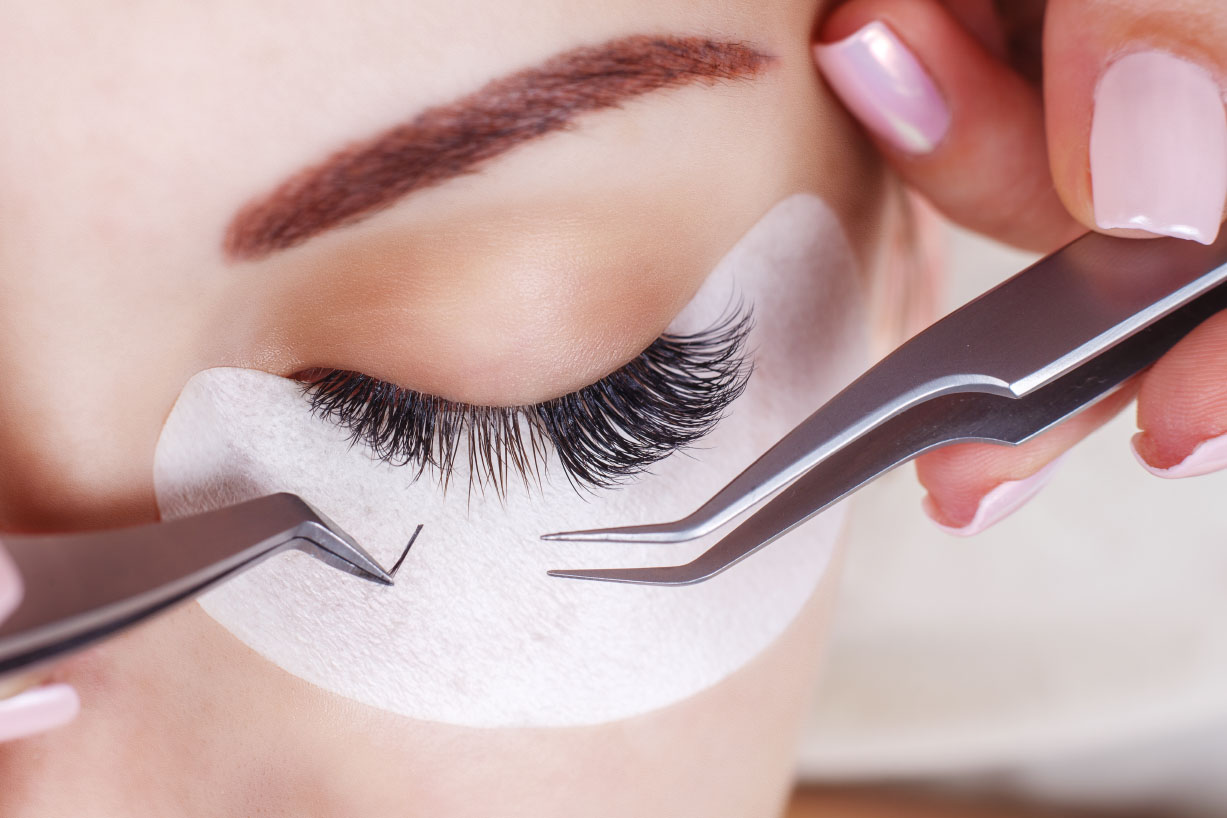 Transform Your Look: How Volume Eyelash Extensions Boost Confidence and Elegance