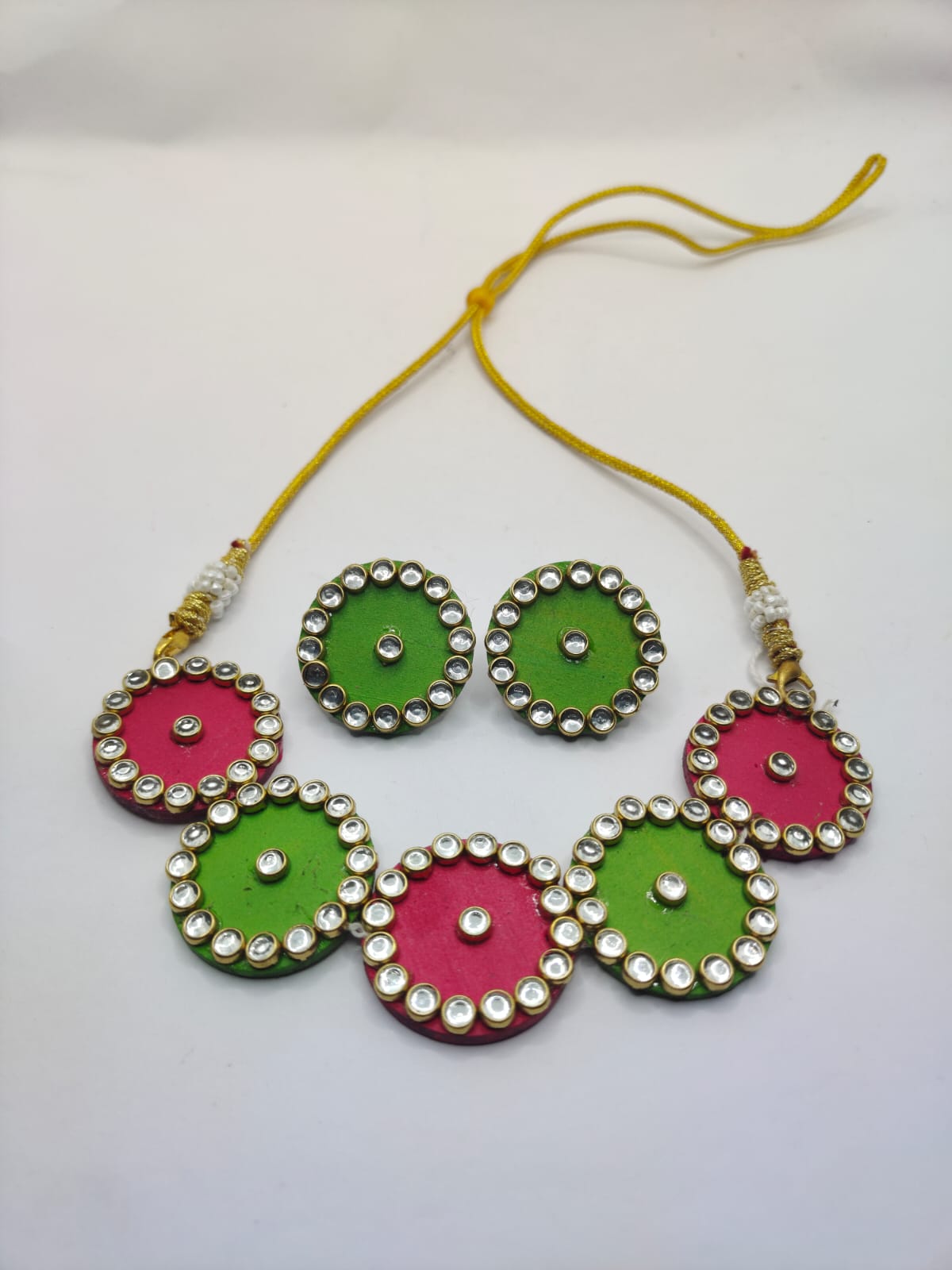 Embrace Elegance with the Mandal Kundan Choker Set