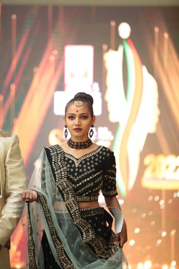 Transform Your Look: The Perfect Hairstyle Solution for Every Indian Woman