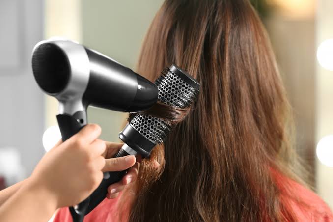 Transform Your Look: How a Blow-Dry Service Can Boost Confidence and Style