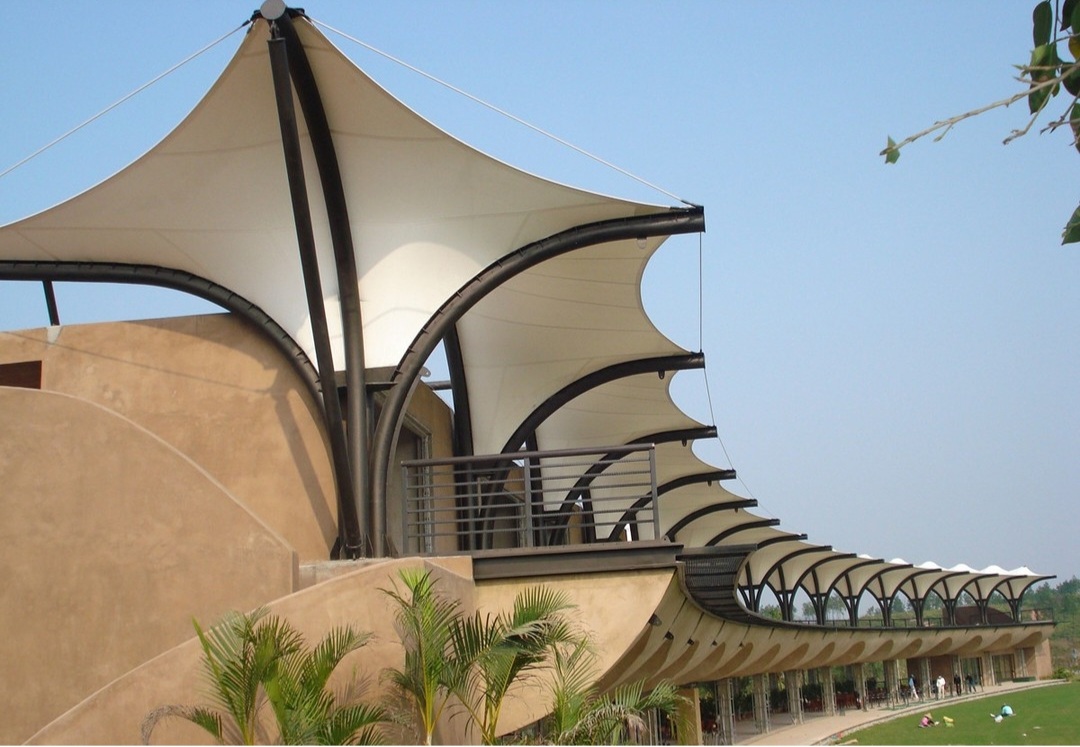 How Walkway Roofing Transformed Priya's Business: A Case Study in Innovation and Practicality