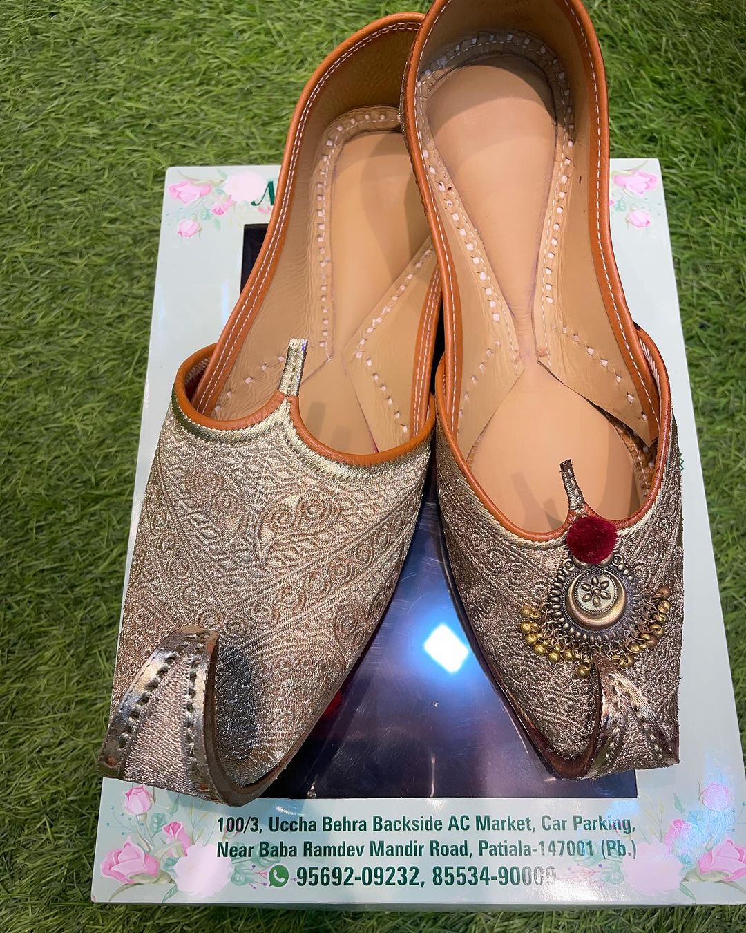 Embrace Elegance: How Pakistani Zari Work Khussa Juttis Transform Your Look