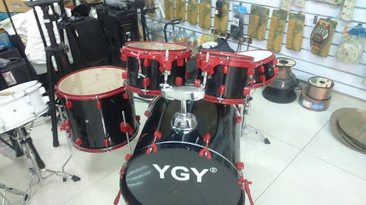 Finding Rhythm: How Drum Lessons at Saz Music Wakad Transform Lives