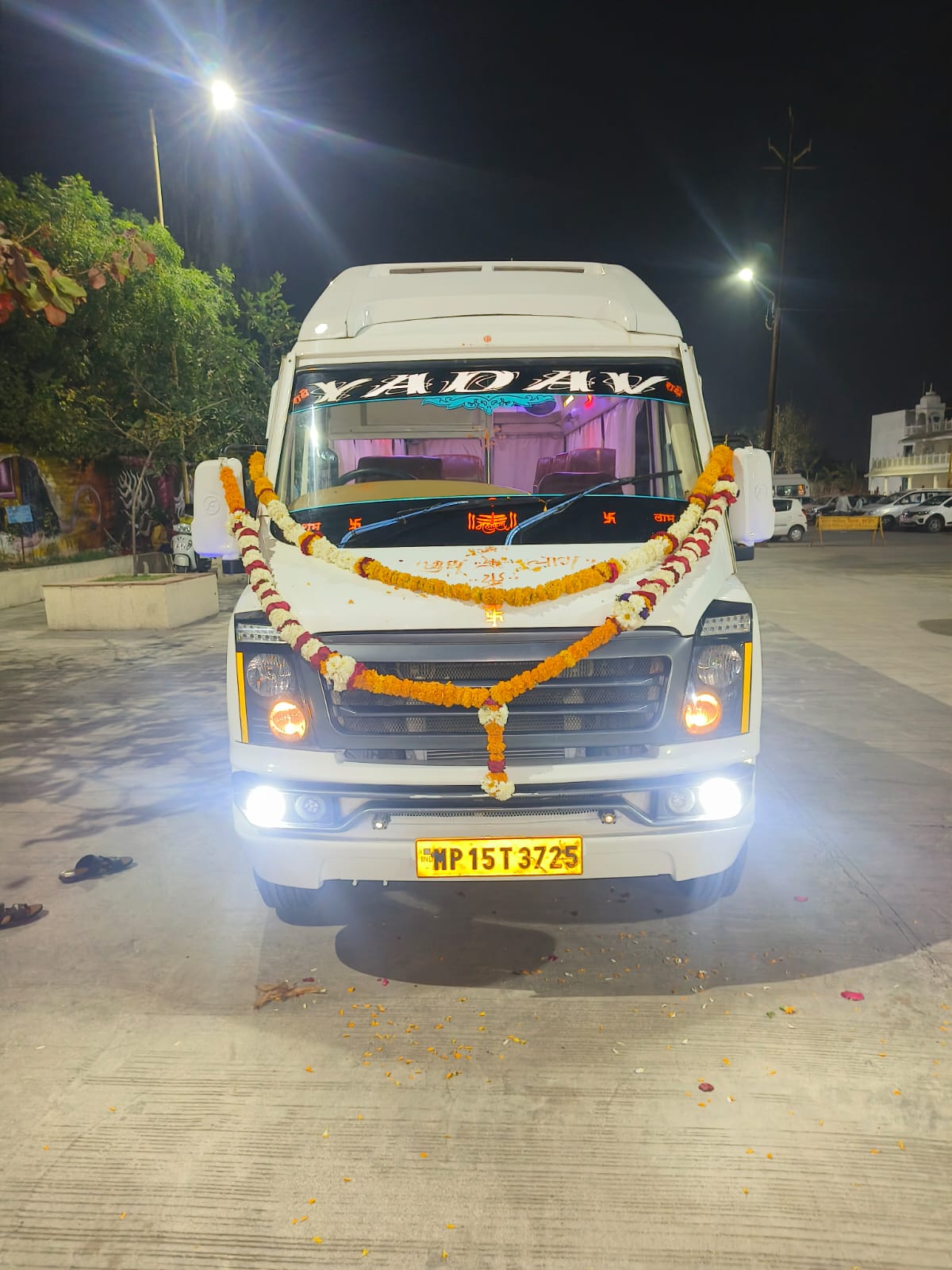 Journey in Comfort: How Shreeshym Tour & Travels Transforms Group Travel