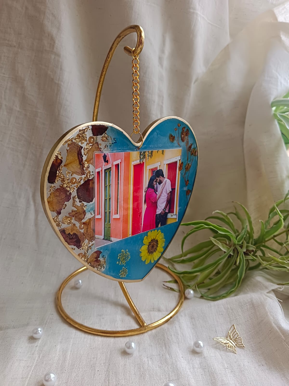 Transform Your Living Space with Exquisite Resin Décor: A Story of Elegance and Emotion