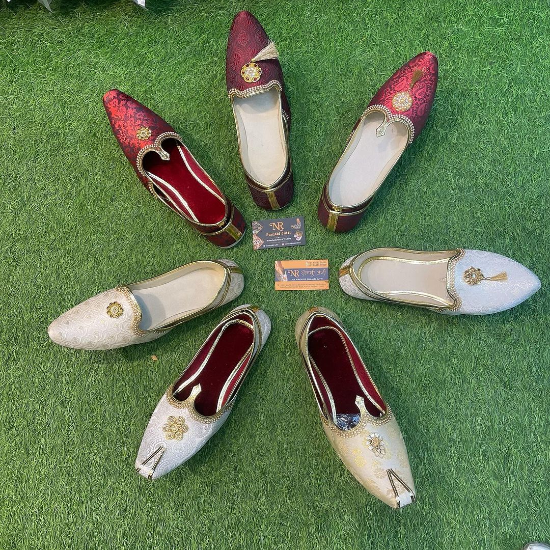 Step into Elegance: How Sherwani Juttis Elevate Your Traditional Look