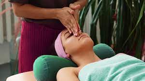 Finding Tranquility: How Aromatherapy Massage Transforms Lives