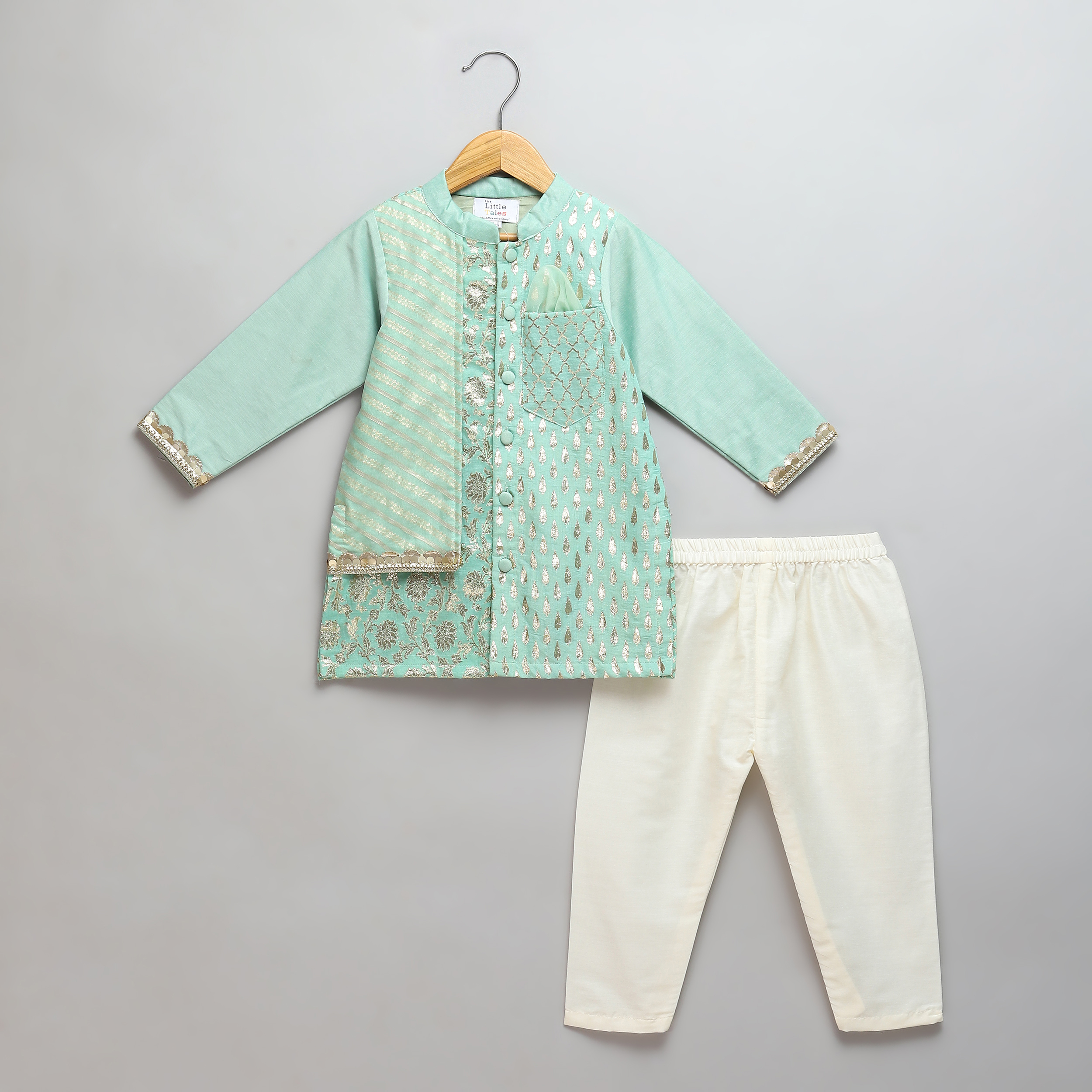 Transform Your Wardrobe: The Charm of the Green Chanderi Kurta Set