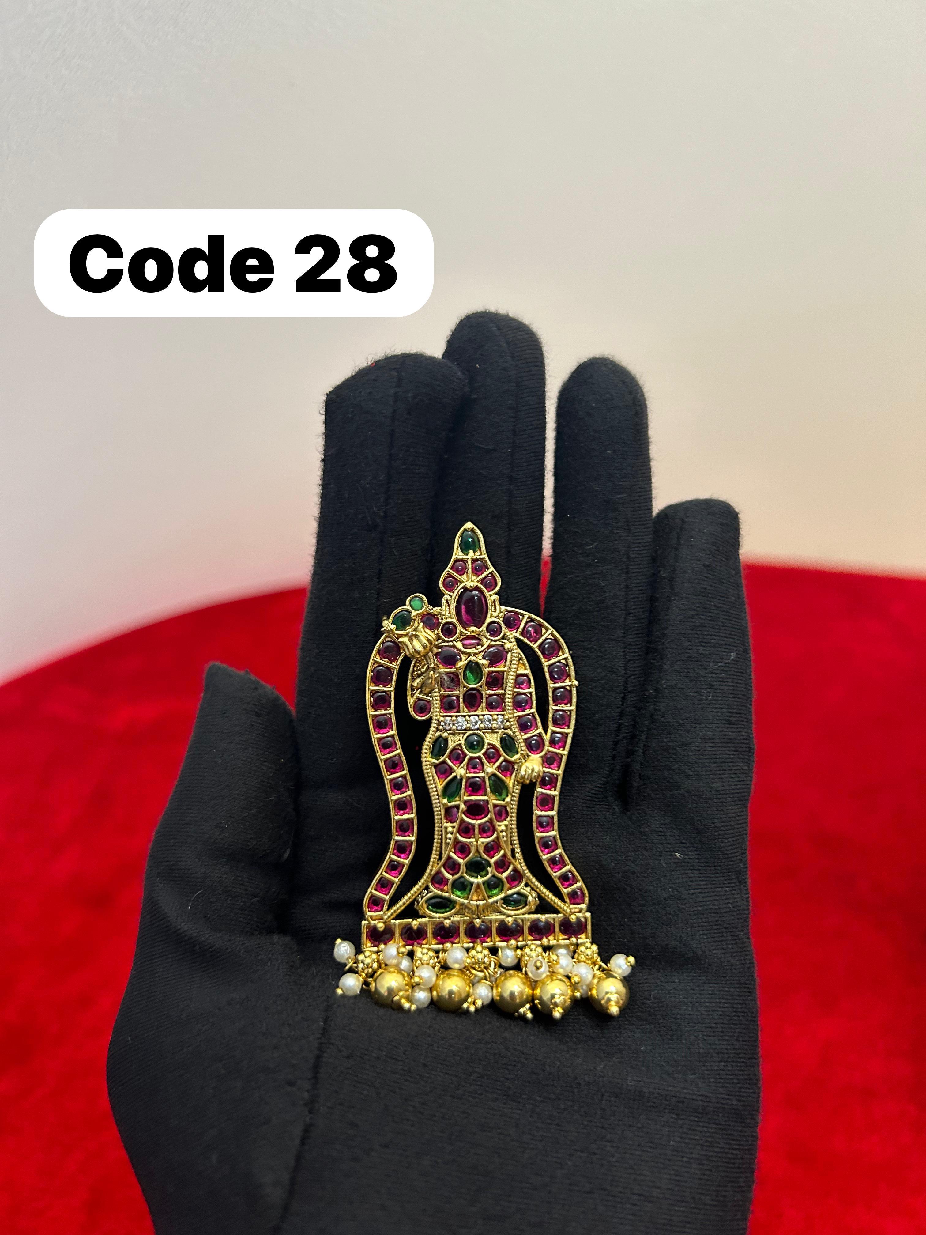 Embracing Spirituality and Elegance: The Panchaloha Meenakshi Devi Pendant