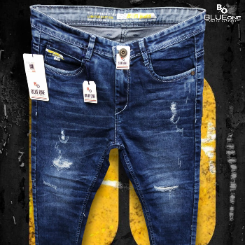 Transform Your Wardrobe with Stylish Jeans: Meet Ananya’s Fashion Revolution