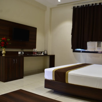 Embrace Luxury: The Double Bed Super Deluxe Room Experience