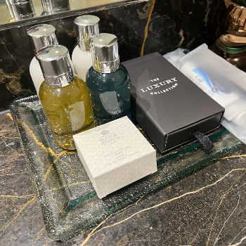 A Touch of Comfort: How Complimentary Toiletries Transform the Hospitality Experience