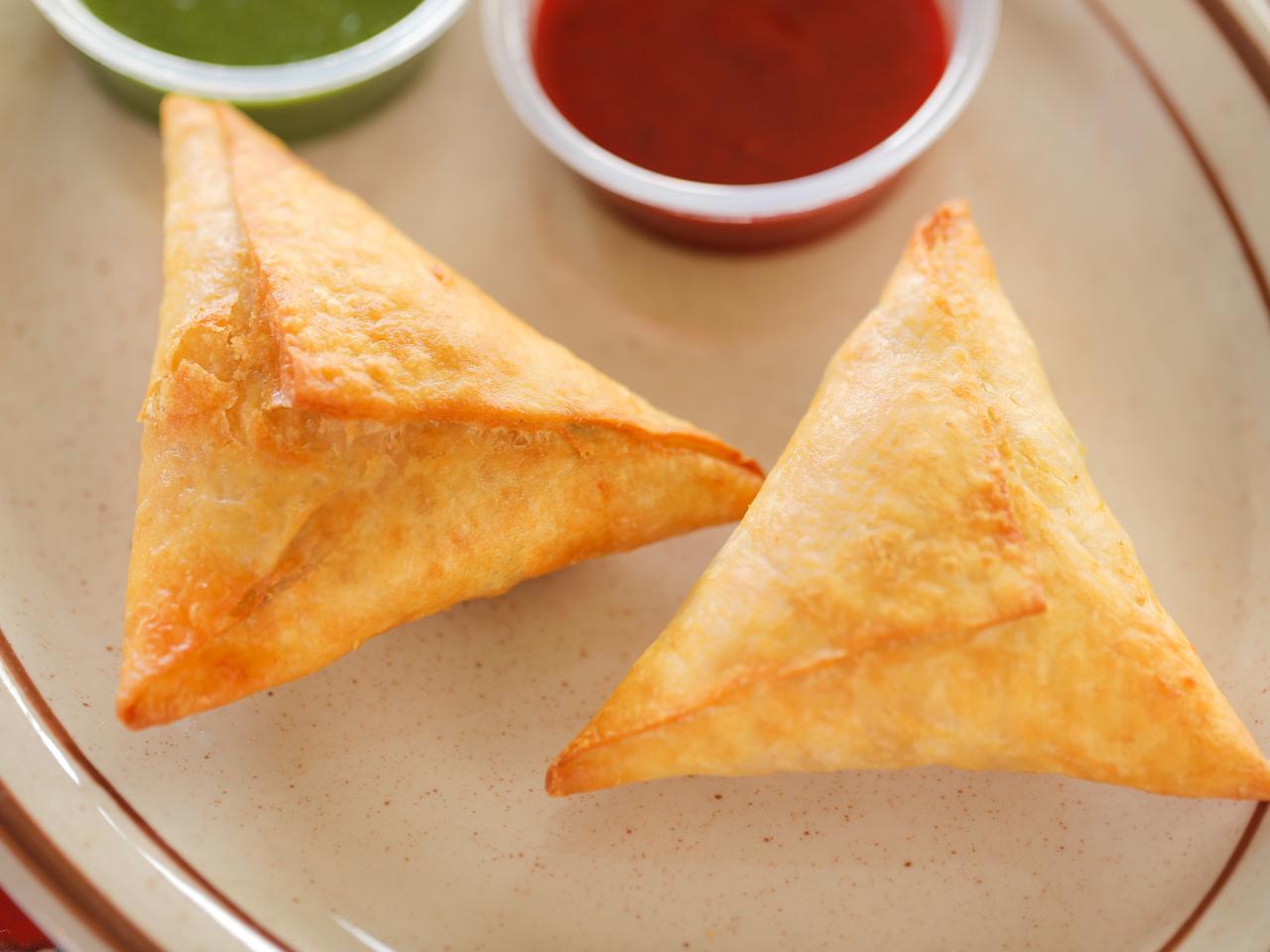 Spice Up Your Life: How Fresh Samosas Solve Daily Snack Dilemmas