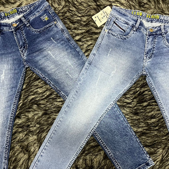 The Perfect Fit: How Quality Jeans Transformed Aarav's Confidence