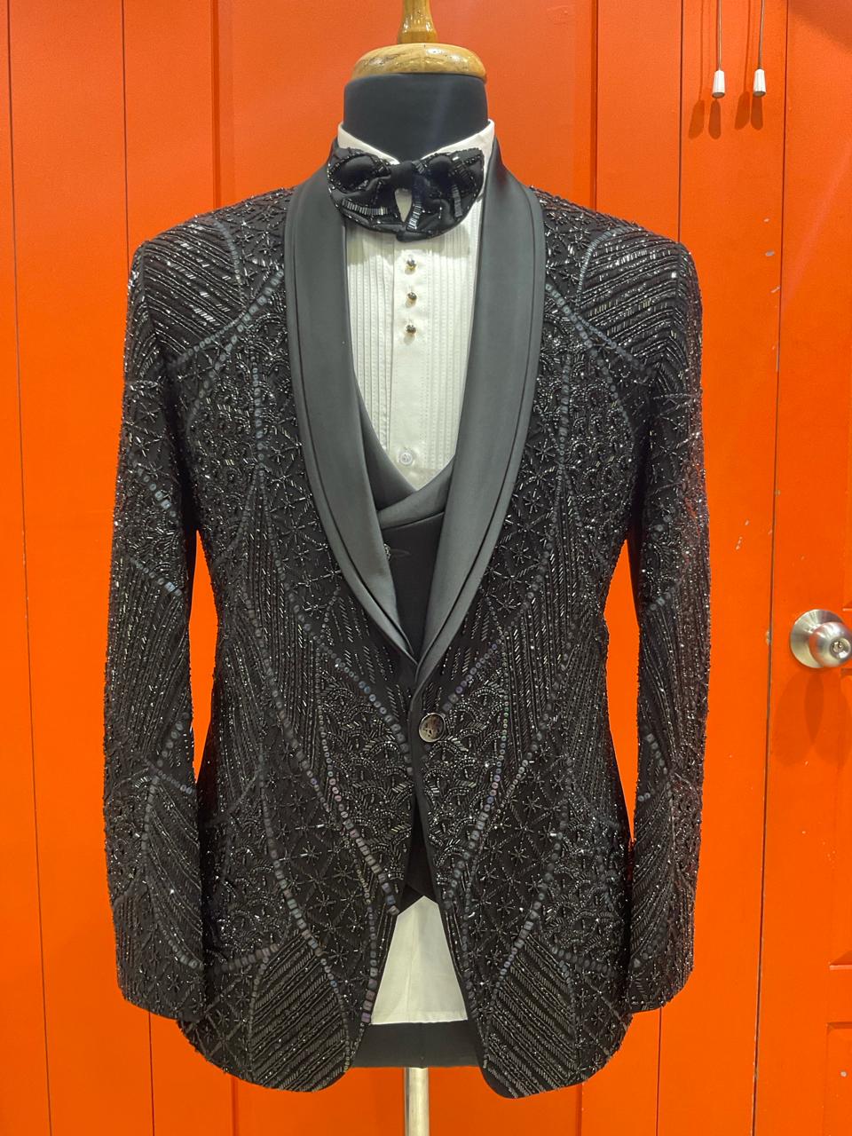 Transform Your Look: The Perfect Wedding Tuxedo for the Modern Indian Groom