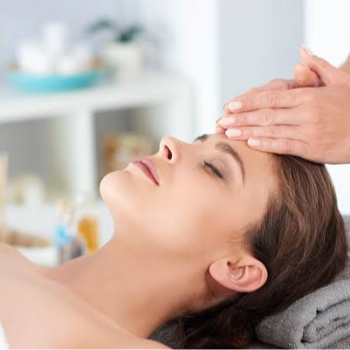 Discover Tranquility: How a Head Massage Transformed Riya’s Life