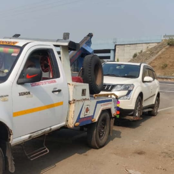 Rescuing Ramesh: How Four-Wheeler Towing Services Save the Day
