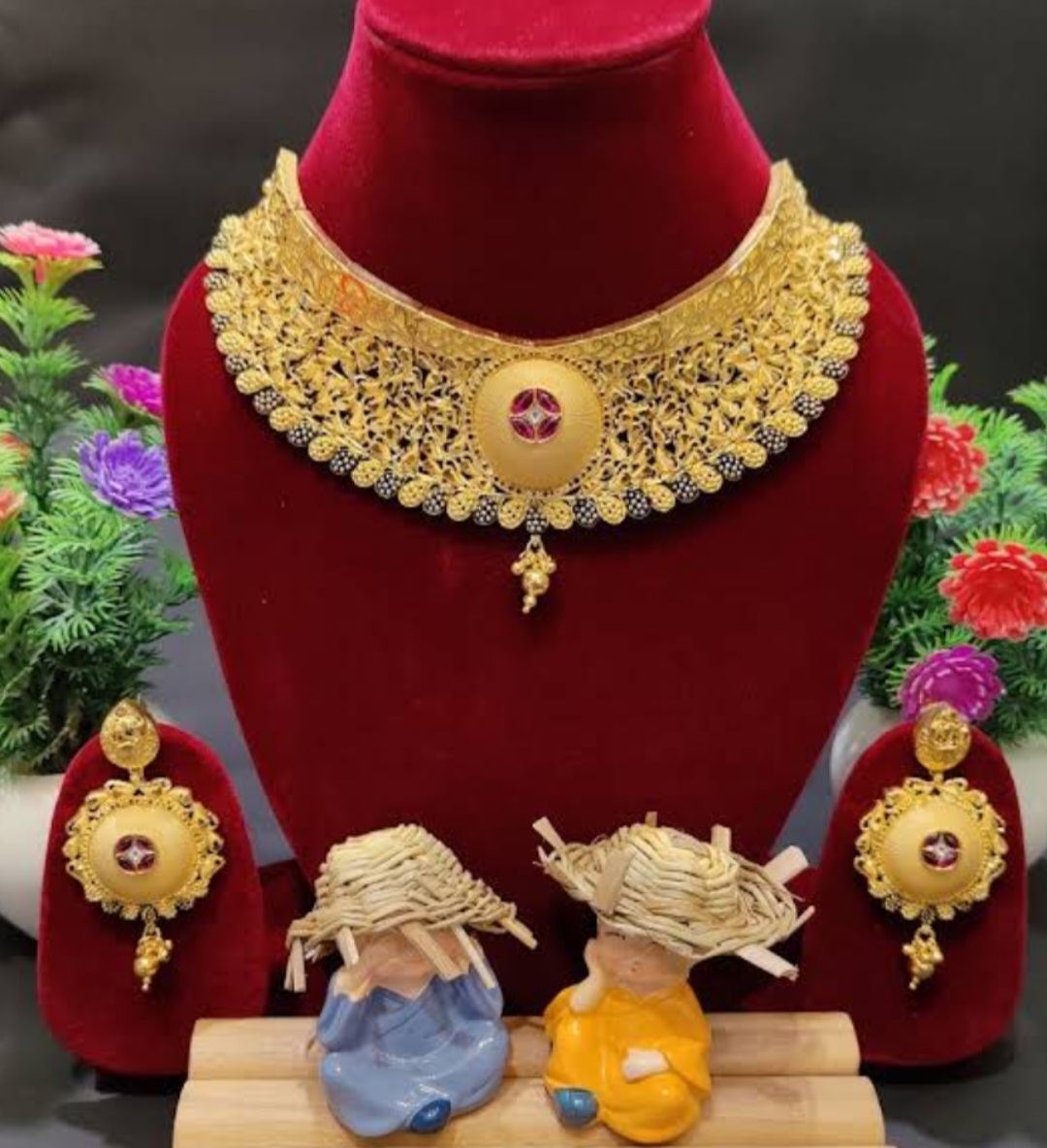 Embrace Elegance: How a Neck Fitting Choker Transformed Anjali’s Confidence