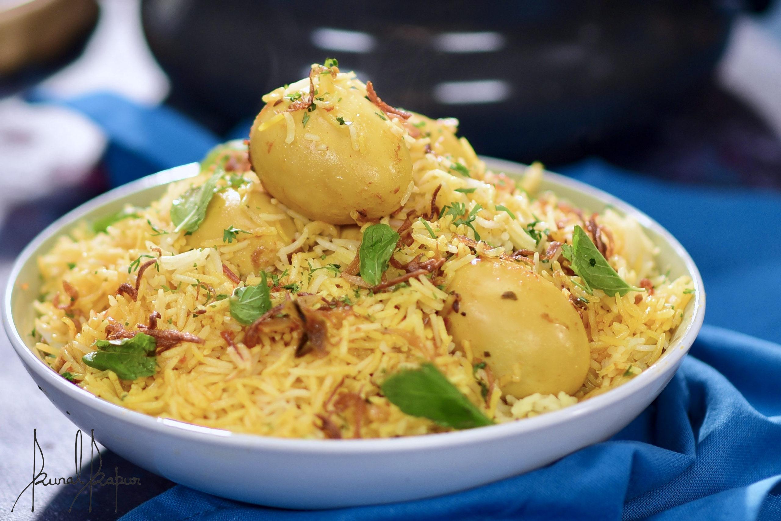Savoring Tradition: How Mahek Special Egg Dum Biryani Solves Anjali's Dinner Dilemma