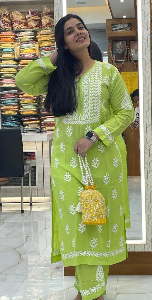 Embracing Tradition with a Modern Twist: Meet Aanya, the Chikankari Enthusiast