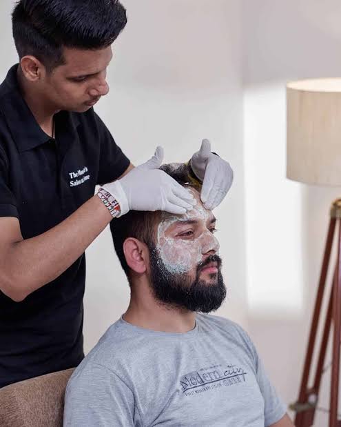 Transform Your Look: How Bleach Services Can Boost Your Confidence