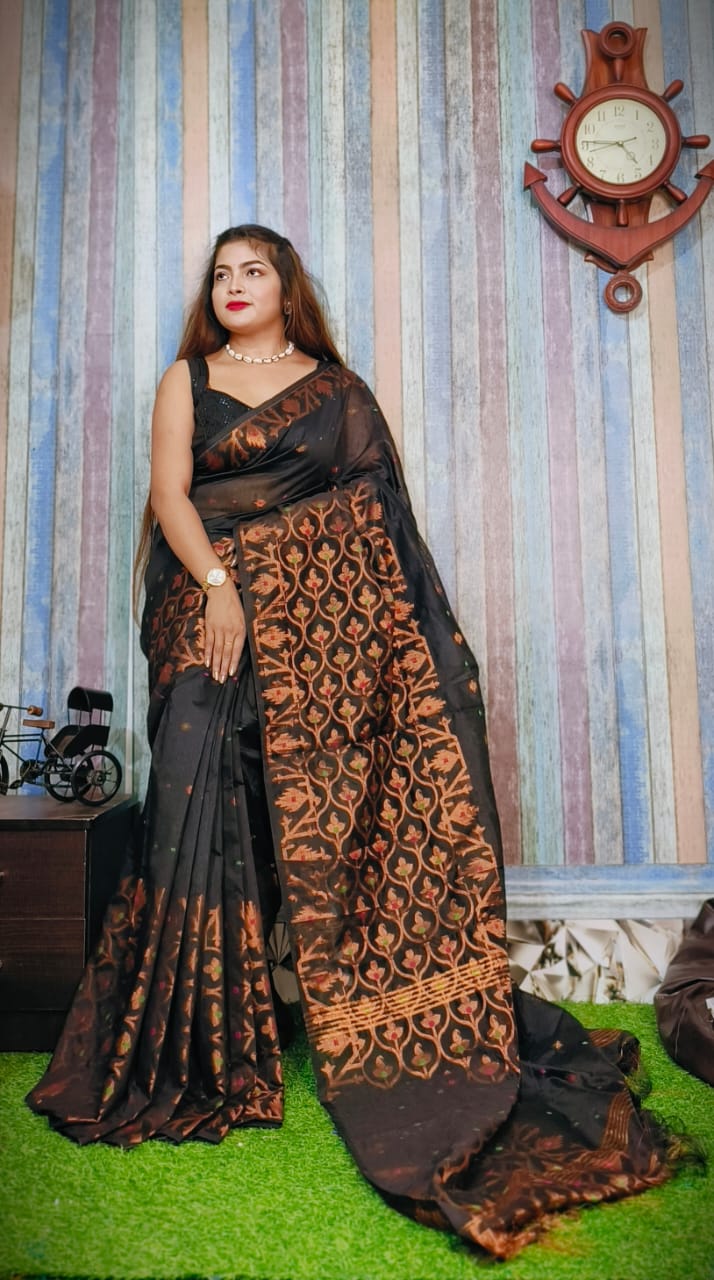 Embracing Tradition with Elegance: The Handloom Benarasi Saree