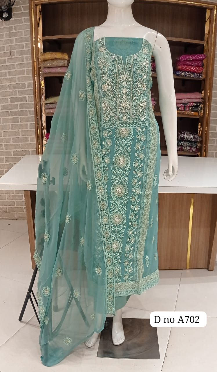 The Transformation of Ananya: How Lucknavi Suits Revitalized Her Wardrobe and Confidence