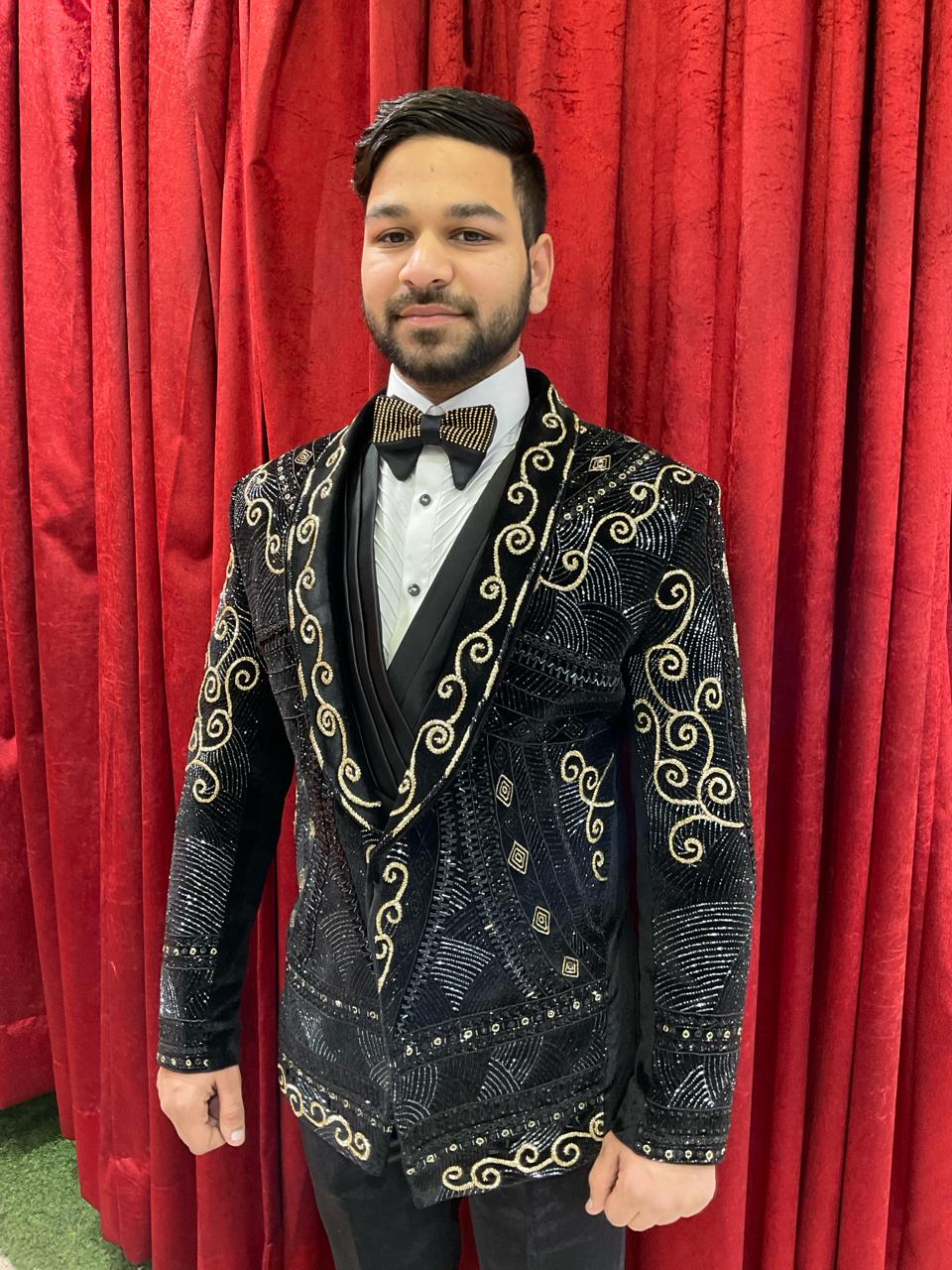 Elevate Your Style: The Opulent Black Velvet Tuxedo Ensemble