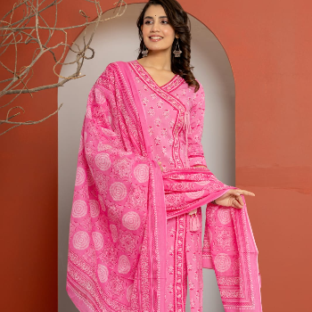 Embracing Tradition with Kavyani Apparel: A Perfect Blend of Elegance and Comfort