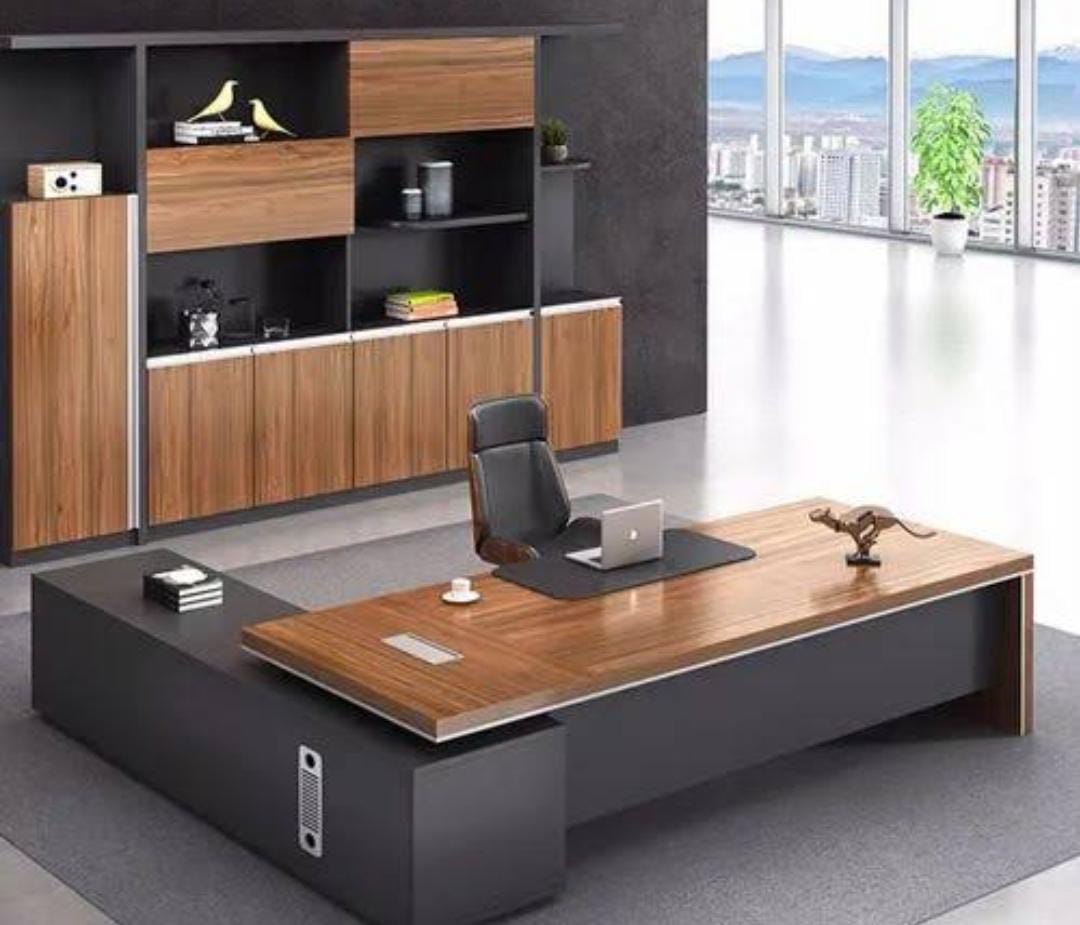 Transforming Workspaces: How Wooden Office Furniture Solves Workspace Woes