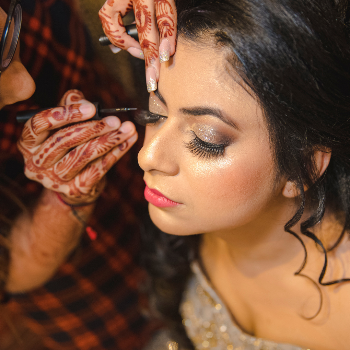 Transform Your Look: How Parineeta's Beauty Studio Solves Your Makeup Woes