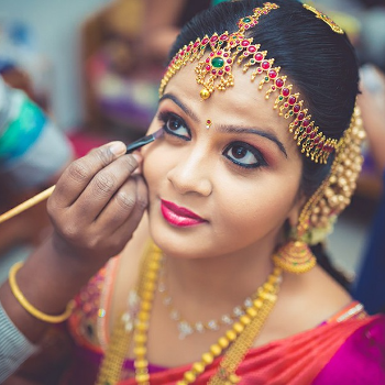 Transform Your Special Day with the Perfect Event Makeup
