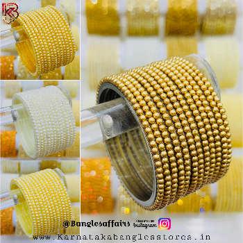 Embracing Tradition and Elegance: The Story of Pearl Glass Bangles