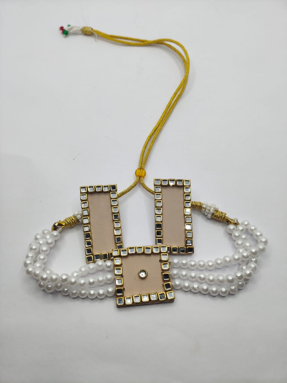 Embracing Tradition: How the Ethnic Pearls Chokar Set Transforms Special Occasions