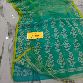 Embrace Elegance: How Muslin Jamdani Sarees Transform Your Wardrobe