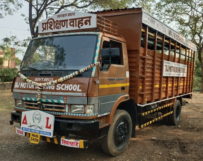 Navigating New Roads: How Taj Motor Driving School Empowers Aspiring Heavy Vehicle Drivers