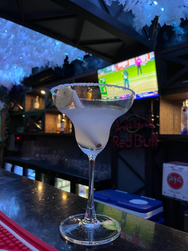 Sip of Happiness: Transforming Dining Experiences with Exquisite Cocktails