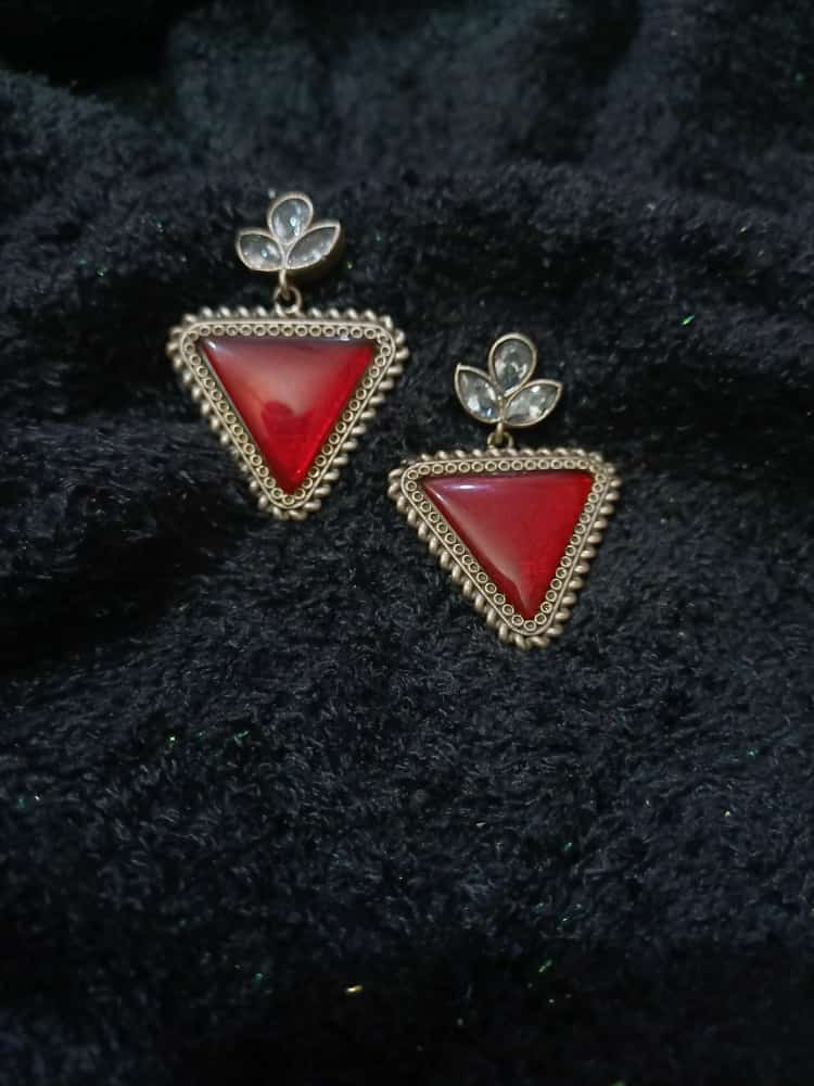 Unlocking Confidence: How Elegant Triangle Stone Stud Earrings Transform Your Look