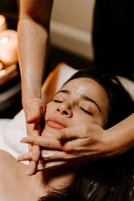 Rediscover Radiance: How Mauli Ayurvedic Facial Transformed Meera's Life