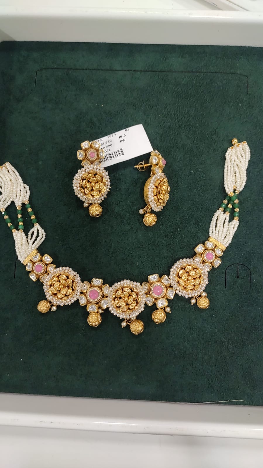 The Timeless Allure of Antique Haar: Rediscovering Elegance with Bora Jewellers